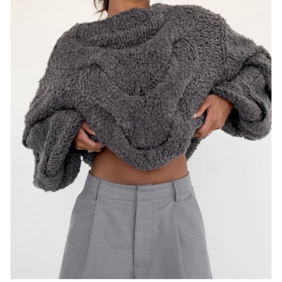 Rumored NWOT sweater. Very oversized. Fits up to large. Hand knitted - Picture 3 of 10